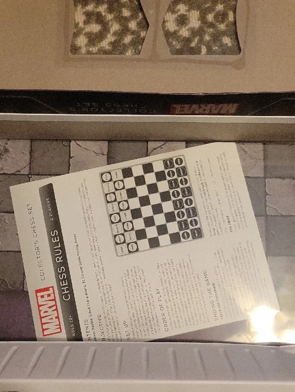 Marvel Collector's Chess Set - Red, Blue, Gray